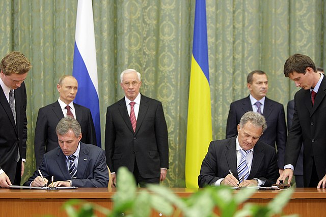 Prime Minister Putin with Ukrainian counterpart Mykola Azarov after bilateral talks, Oct. 27, 2010.