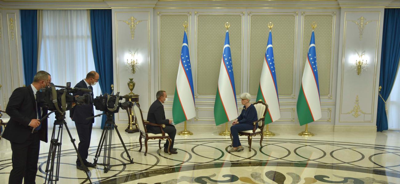 Deputy Secretary Sherman Meets with members of the Uzbekistan media in Tashkent, Uzbekistan, on October 4, 2021.