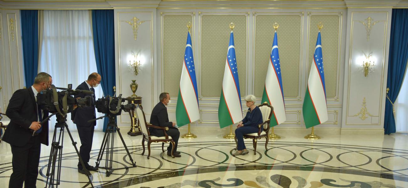 Deputy Secretary Sherman Meets with members of the Uzbekistan media in Tashkent, Uzbekistan, on October 4, 2021.