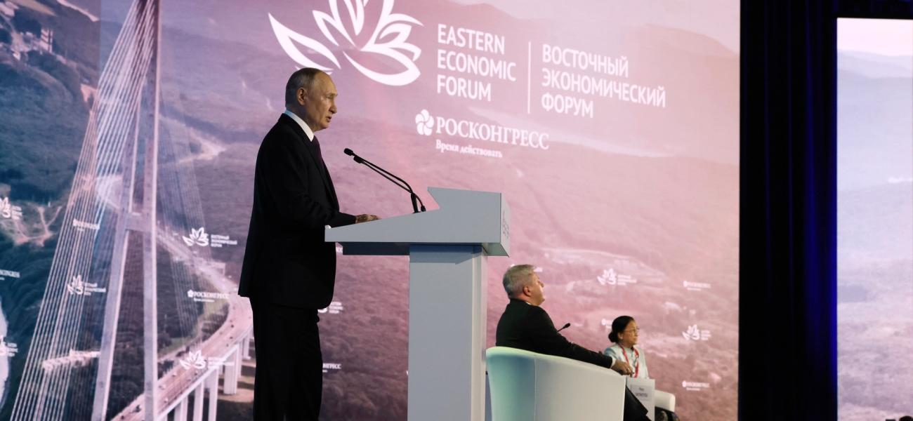 Putin at economic forum 2023